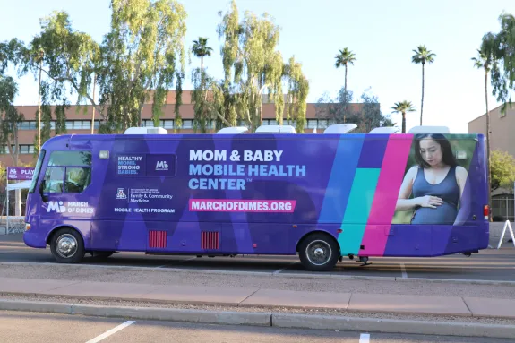Image of a mobile health clinic bus.